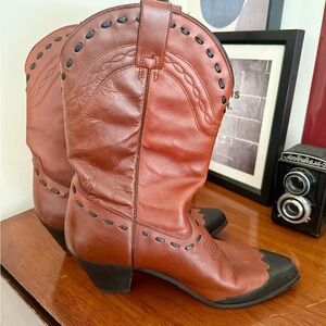 Dingo Tan and Black Western Heeled Boots
